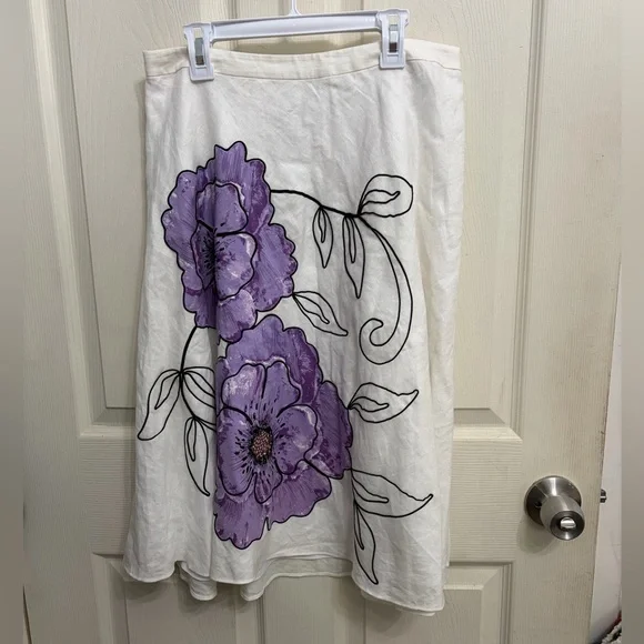 LOFT off white Skirt with Lavender Floral Design embroidered size 6 - Picture 1 of 5